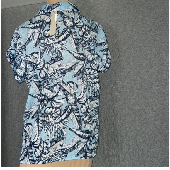 NWT All in Love Top button up shirt Blue size small White Short Sleeve Hawaiian - Picture 4 of 8